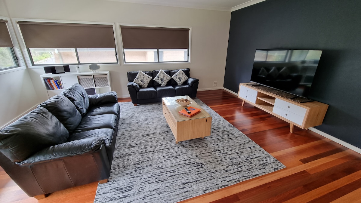 Successful Airbnb property: One of Malua Bay's BEST: Kookaburra House in Malua Bay