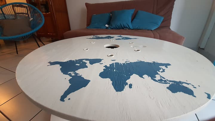 Naš „domaći” stolić