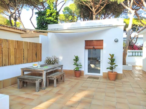 Top performing Airbnb: Guest room close to the beach in Chiclana De La Frontera