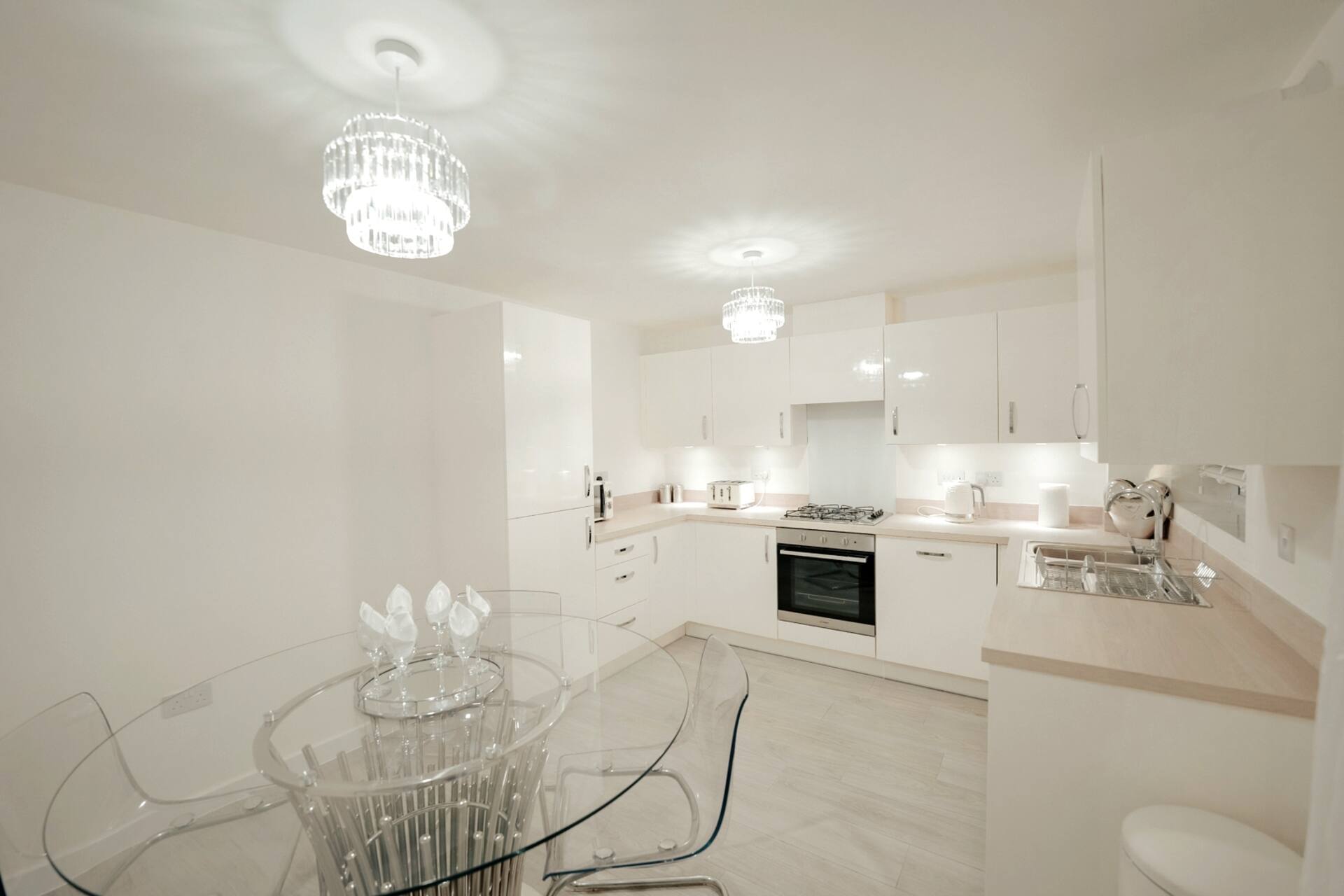 Willow Heights Modern 5-7 Persons/3 Bed Detached — photo 2