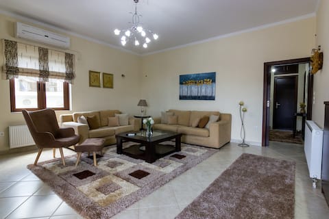 Top performing Airbnb: Katerina & Elia 's Family House in Δήμος Νότιας Κυνουρίας