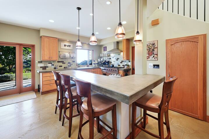 Relaxing Retreat/Resort with Canyon & Bay Views gallery image 5