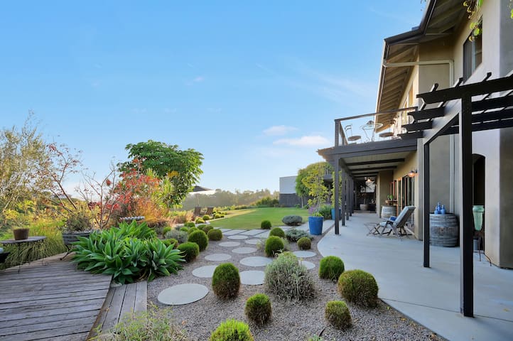 Relaxing Retreat/Resort with Canyon & Bay Views