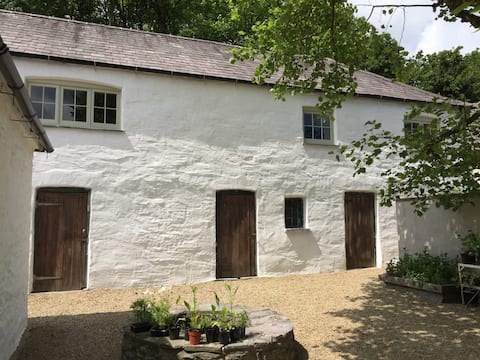 The Cottage at Noyadd Trefawr -  Grade II*