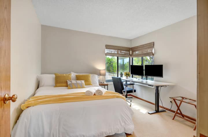 ห้องนอน 3 มีเตียงควีนไซส์