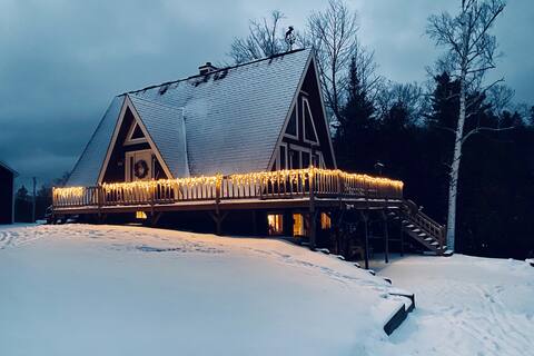 Lakefront Cedar A-Frame Cabin w/Bunkhouse
