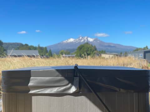 5 Bedroom, Yellow Door, Spa Pool, Mountain views