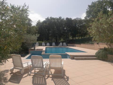 4-person gîte, pool, quiet and nature