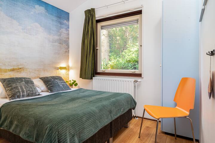 Comfortable double box spring for a wonderful night's sleep.