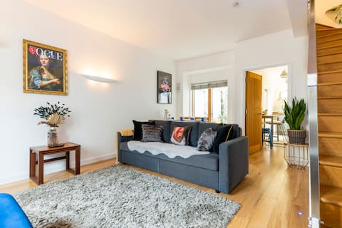 Beautiful central house with drive and EV point!