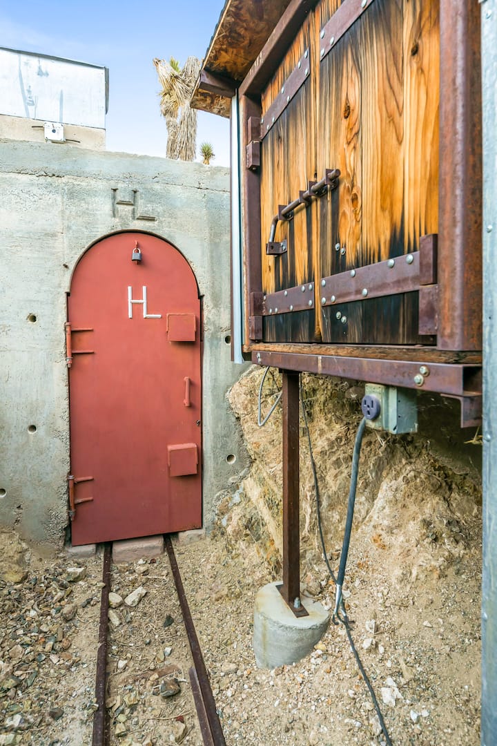 DEATH VALLEY - HARD LUCK CASTLE; A 1 & Only for U. - Castles for