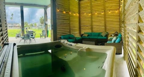 Top performing Airbnb: Private Hot Tub - Canal view - Dog Friendly in Jamaica Beach