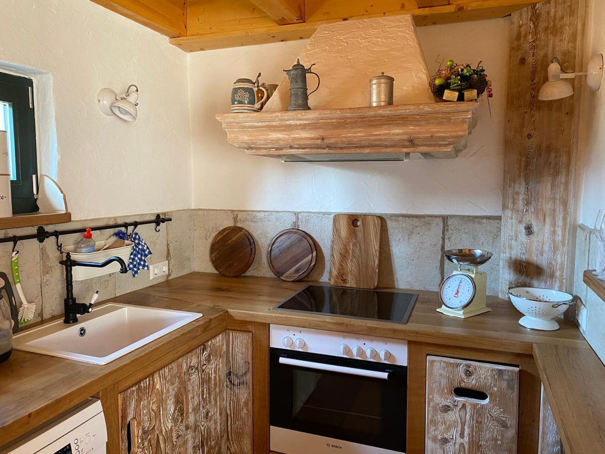 Leistungsstarkes Airbnb: Cozy vacation home "Steinbruchhäusel" in Görlitz