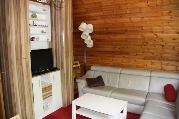 Kinderfreundliche 3-zimmer-ferienetage Mit Balkon - Teltow