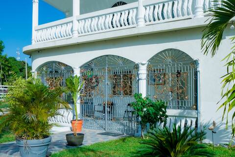 Sterling Villa's E & P Oasis