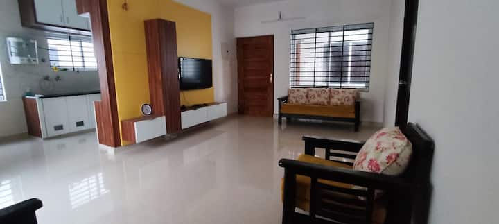 Lovely 2 Bedroom Apartment With Free Parking Space - Tirupati