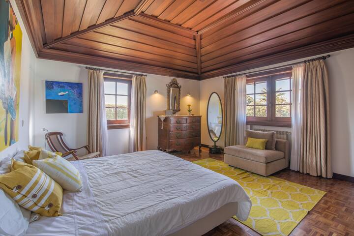 Casa das Marinhas exclusive property by Porto gallery image 5