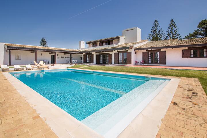 Casa das Marinhas exclusive property by Porto gallery image 2