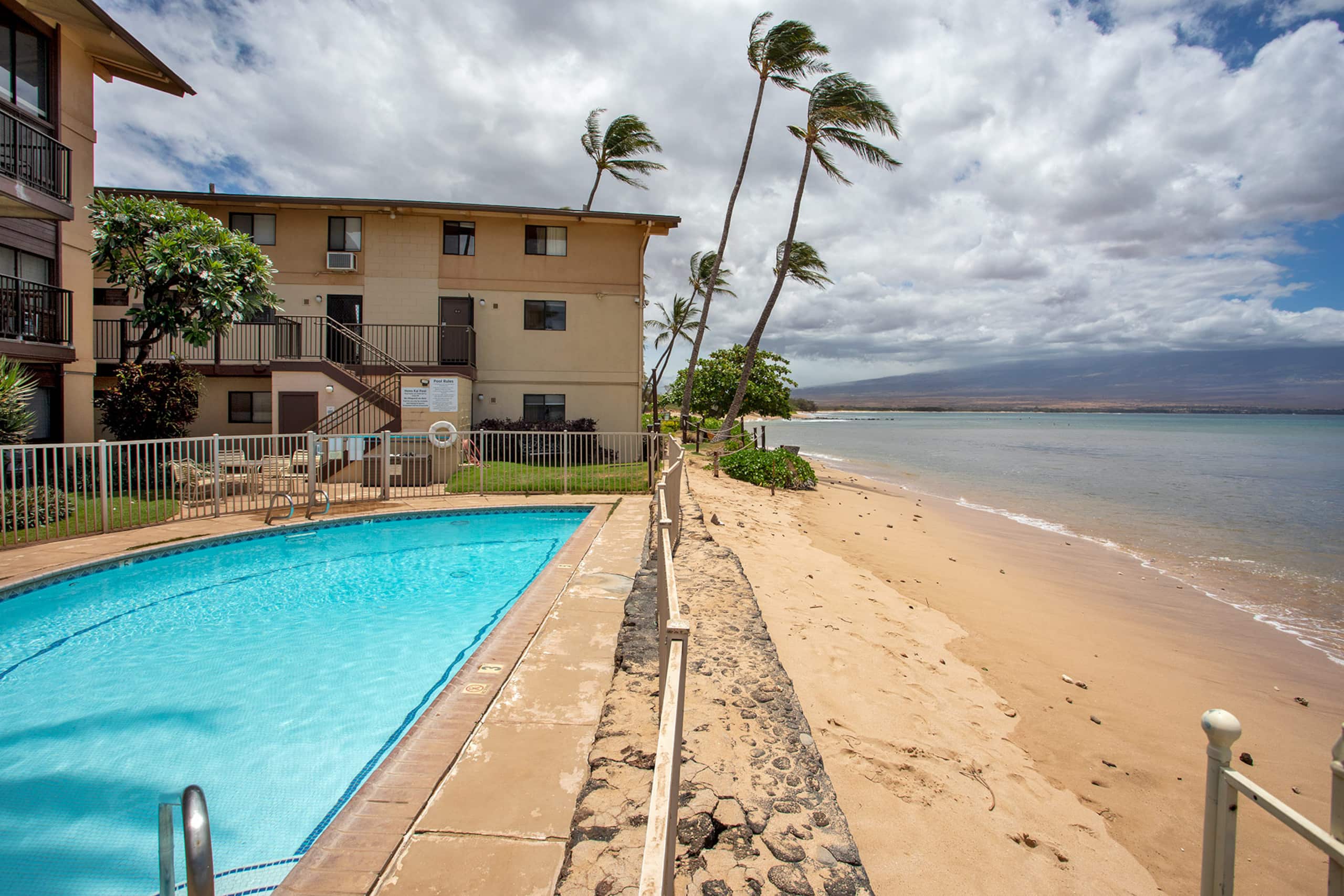Condo in Wailuku · ★4.81 · 2 bedrooms · 4 beds · 2 private baths - Image 33