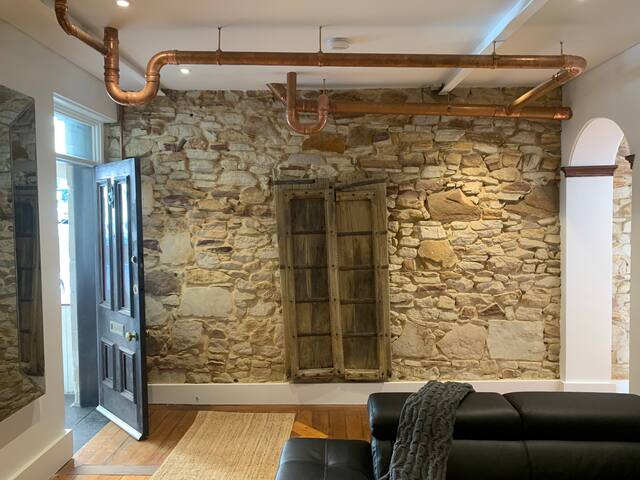 Copper Cottage, steps from Hyde Park -Sydney City gallery image 3