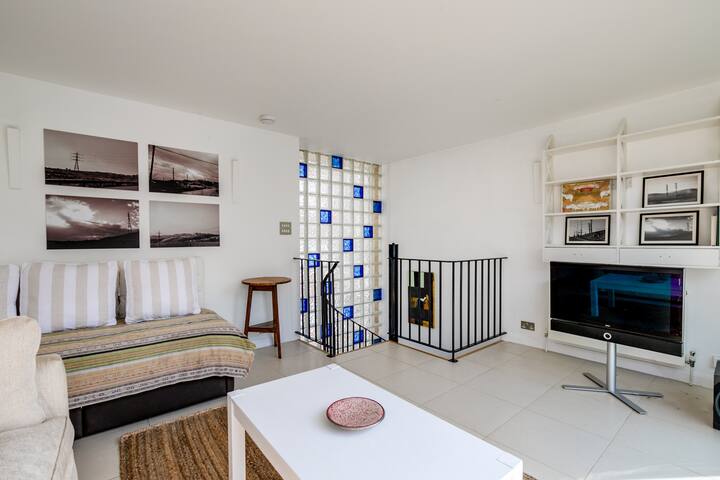 Modern 4 Bed Knightsbridge House by Hyde Park gallery image 4