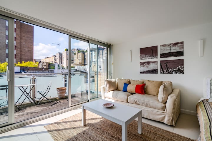 Modern 4 Bed Knightsbridge House by Hyde Park gallery image 2