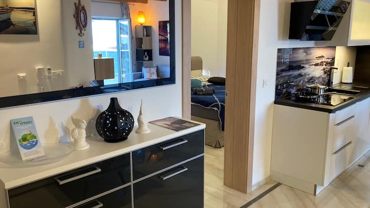 Golden Gecko - Luxus Apartment - Direkt Am Meer - Neresine