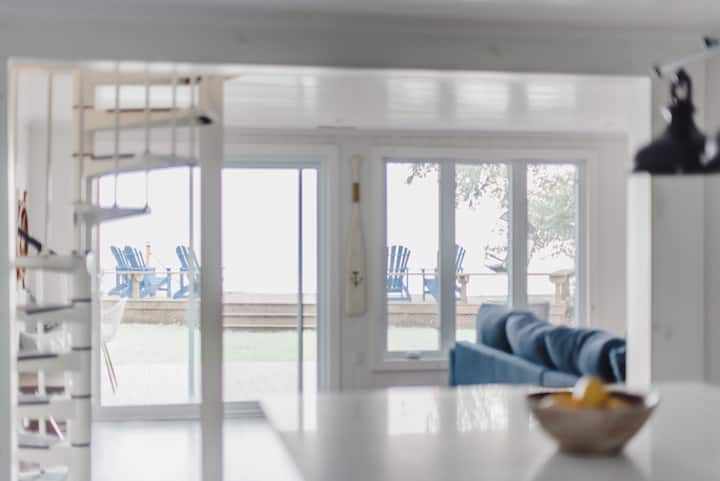 Lakeside Hydeaway Cottage On Lake Erie W/ Hot Tub - Amherstburg