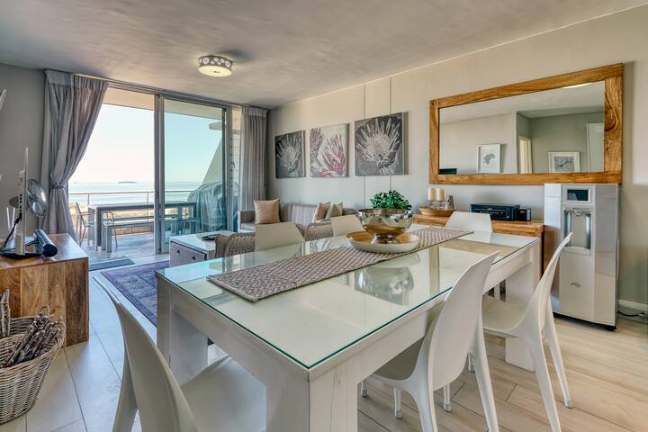 Dolphin Beach – Ocean View Apartment gallery image 2