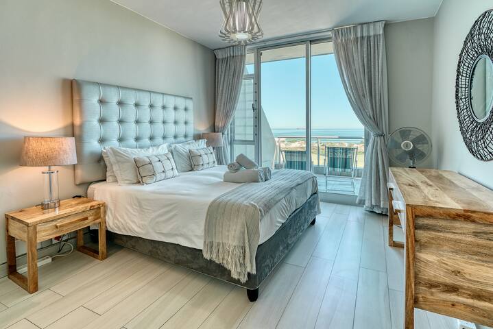 Dolphin Beach – Ocean View Apartment gallery image 3
