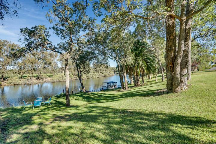 Manna House! 6 bed, right on the river. Own Jetty! gallery image 4