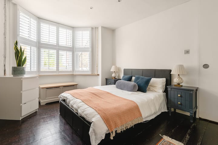 Charming 1 Bed Flat 30 Mins From Central London - London, UK