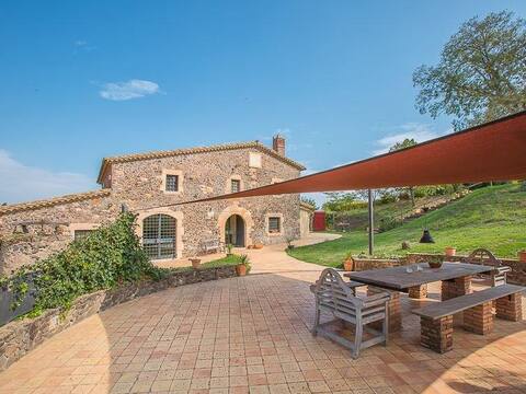 Spectacular Farmhouse "La Portalada Vermella"