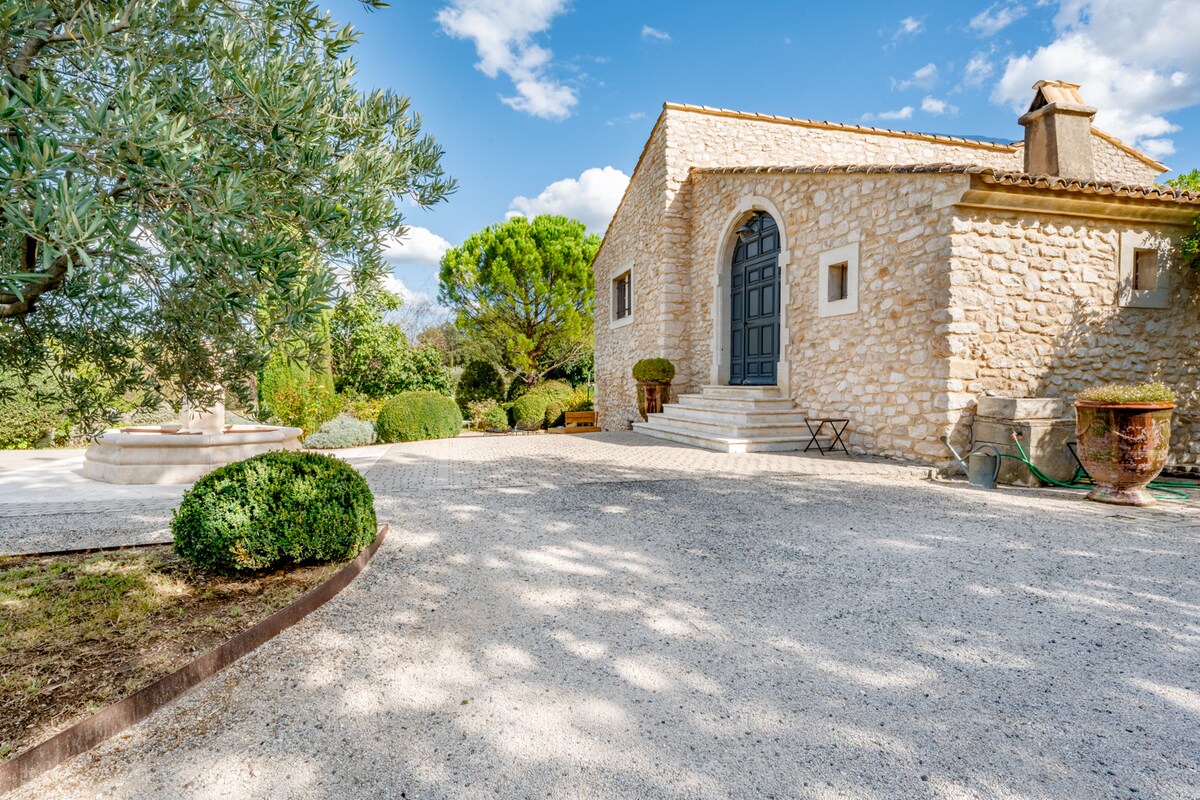 Mas Lubéron — view 2