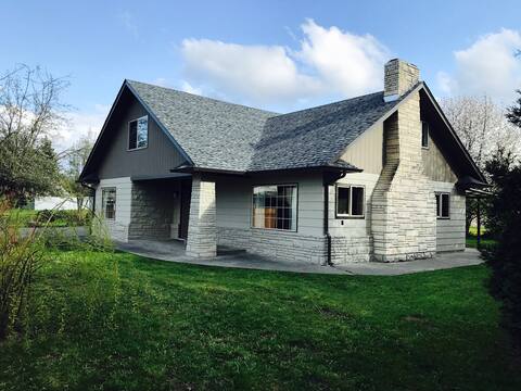 Olympic Peninsula Travel Headquarters on Hwy 101!
