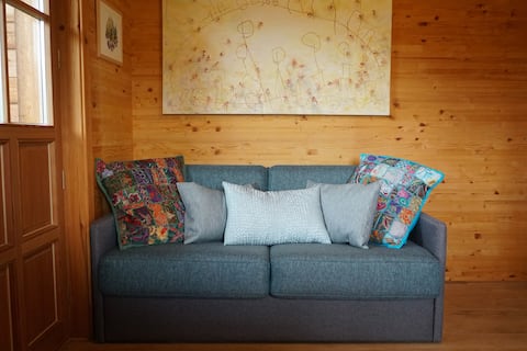 Top Airbnb: Lesi apartment-wood and art in the midst of nature in Bohinj