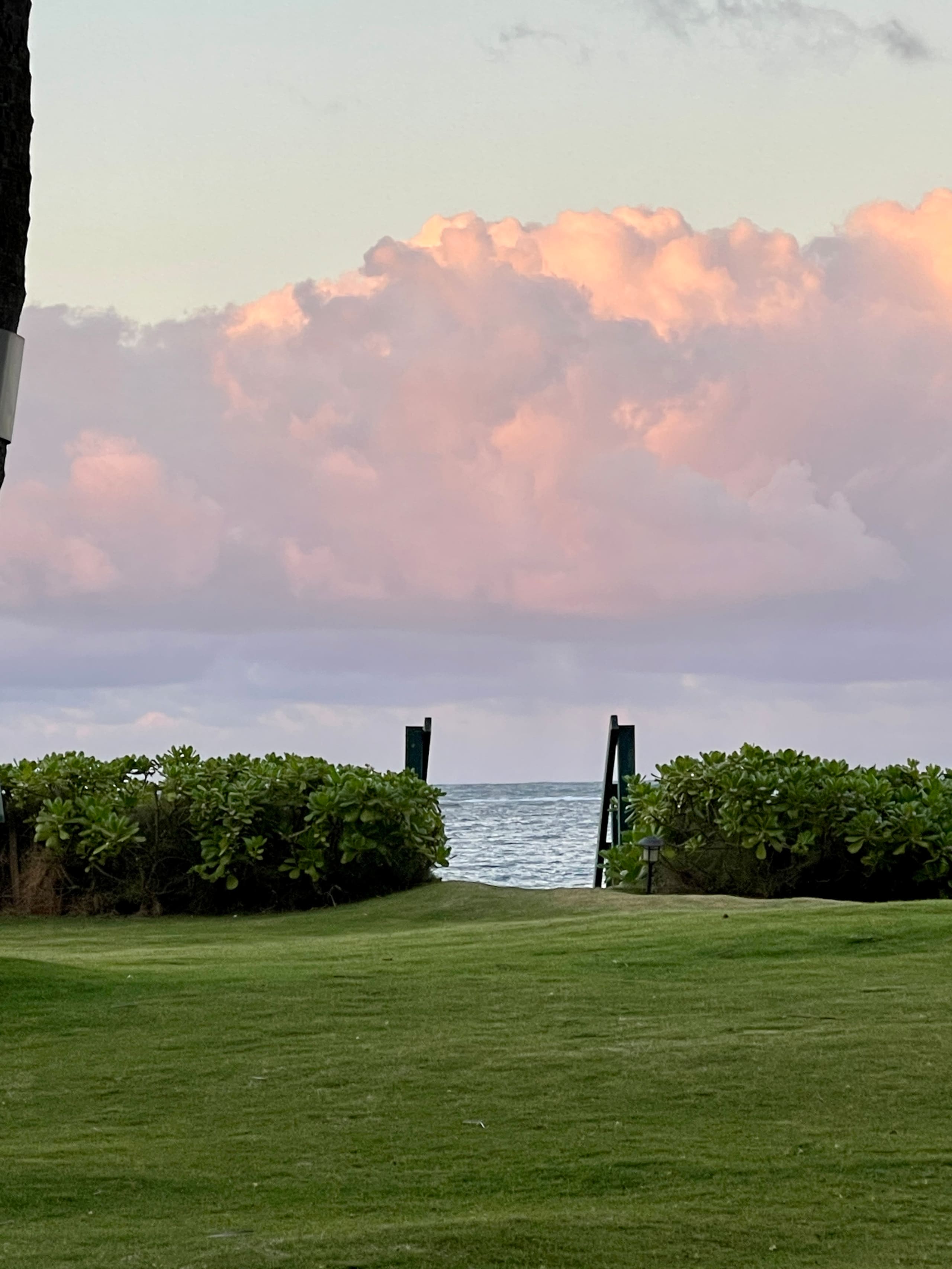 Condo in Hauula · ★4.81 · 1 bedroom · 2 beds · 1 private bath - Image 25