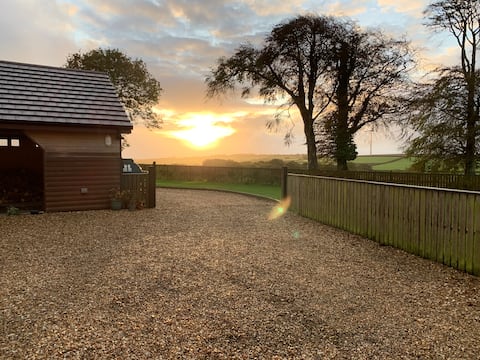 Private one bed barn with log burner and views