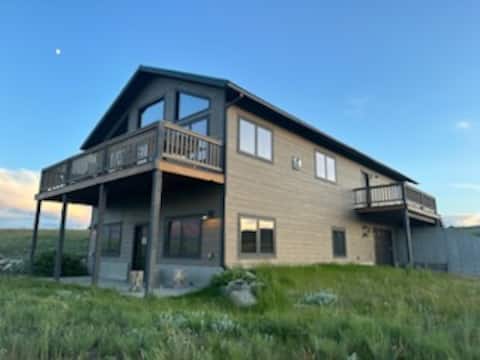 Cabin on 20 Acres- Madison River and Yellowstone