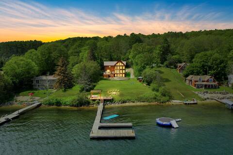 Waterfront Paradise with Sauna and Hottub!