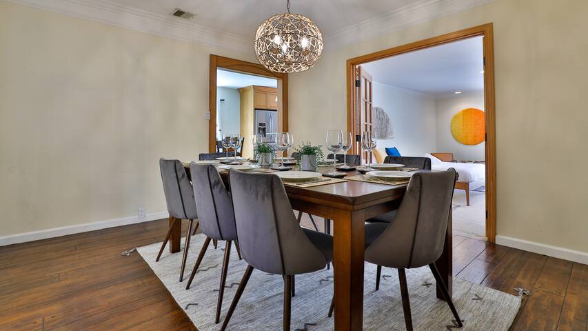 City Paradise: Saltwater Pool/Spa and Ping-Pong gallery image 5