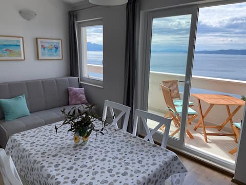 Top performing Airbnb: NIVES A2 Sea view apartment for ralaxing holiday in Marunčići