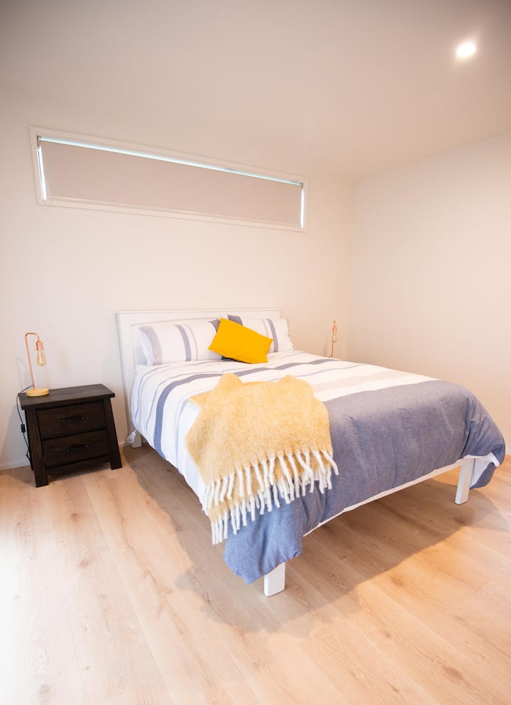 Chumba cha kulala cha Pili  na mlango tofauti