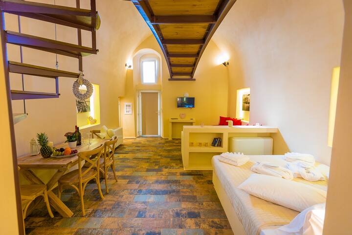 Volcano and sunset view villas/inside pool gallery image 3