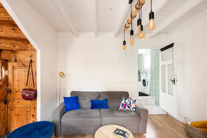 Sofa bed, in "rapido" mode that offers a real 140x190 bed on a 16cm mattress.