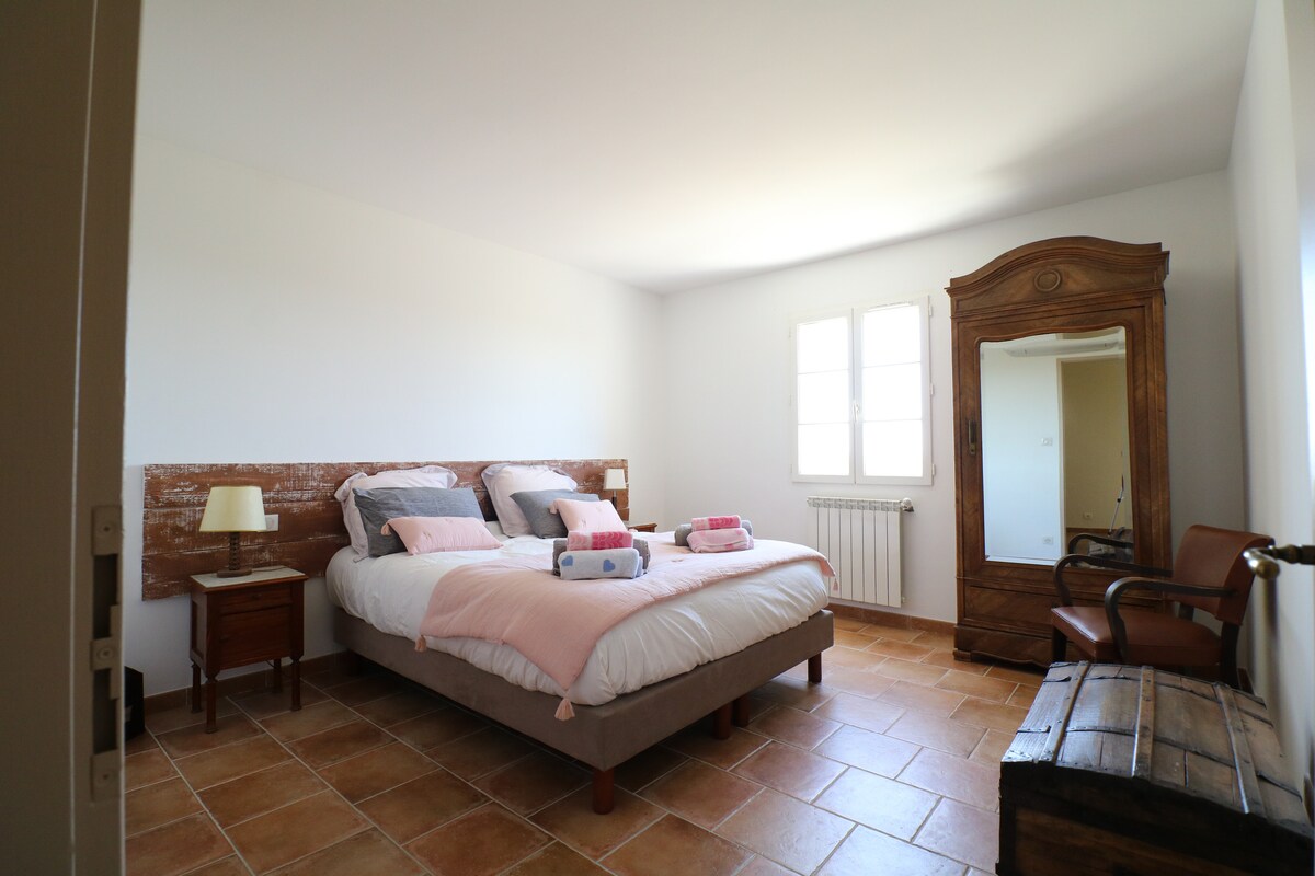 חדר ורוד למעלה, מיזוג אוויר. אזור שינה 160 / קווין 