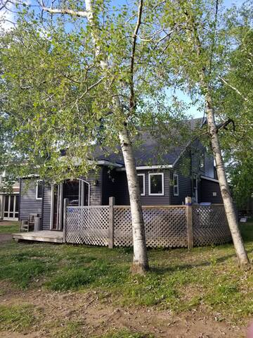 The Villa – 2-3 minute walk to the beach! gallery image 2