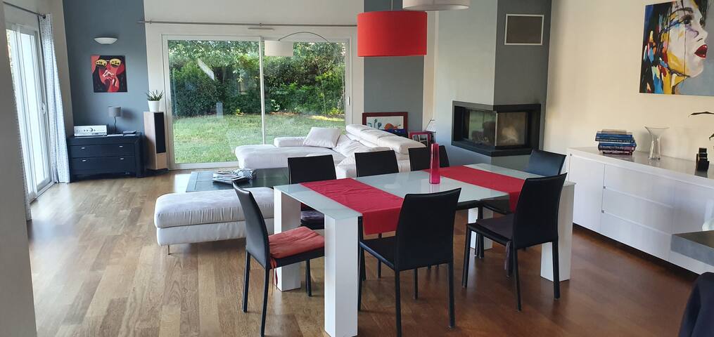 Très belle villa zen avec piscine gallery image 3