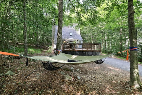 3BR Cottage | Fire Pit | Finnish Sauna Optional