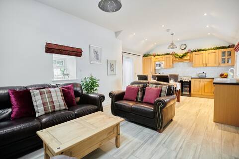 Popular Airbnb listing: Superb Location - 'The Annexe' - by Ty Moel Isaf in Ynys Môn / Isle Of Anglesey